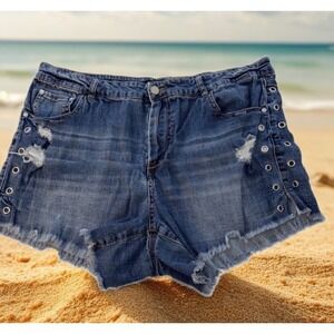 Dollhouse Andie Denim Cutoff Shorts Distressed Grommet Detail Blue Size 20